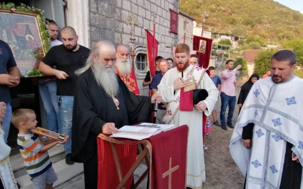 Митрополит Амфилохије: Светиње Божије су потребне свима, па чак и злочинцима, да их просвећују