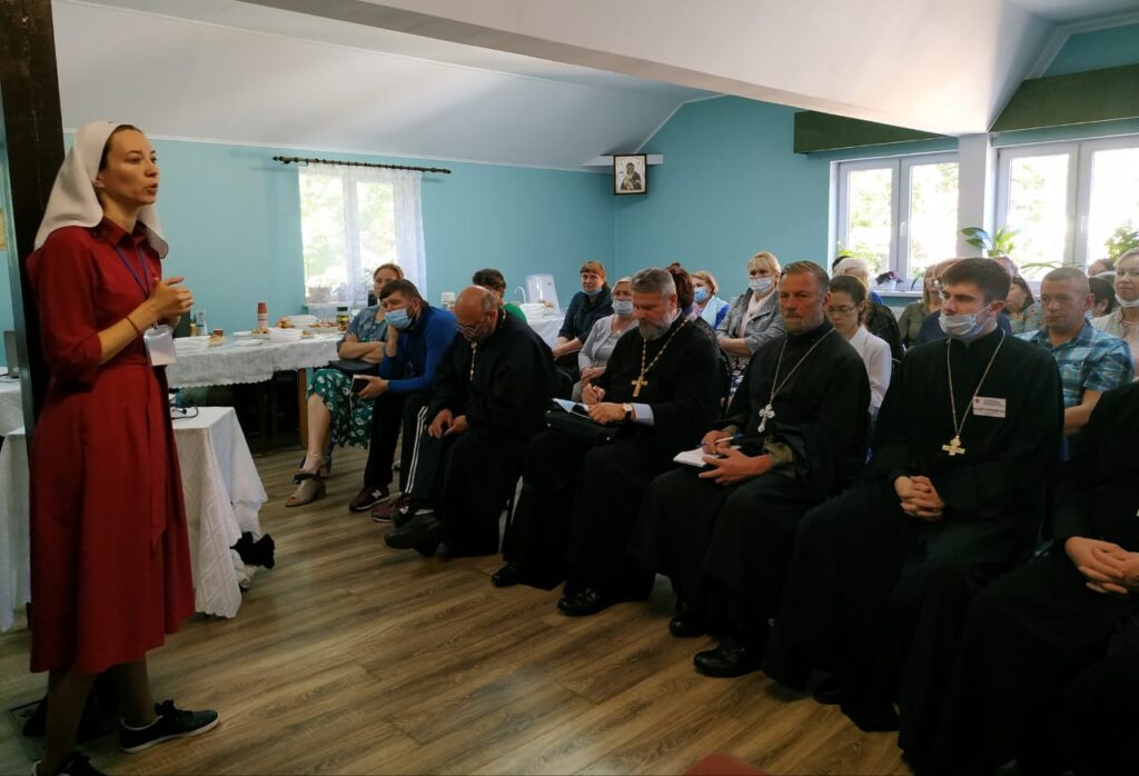 Специалисты Синодального отдела провели обучающие семинары в Мурманске, Североморске и Калининграде