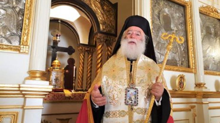 البابا ثيودورس الثاني يترأس القداس الألهي بكنيسة القديسين قسطنطين وهيلانة ويكرم سفير قبرص