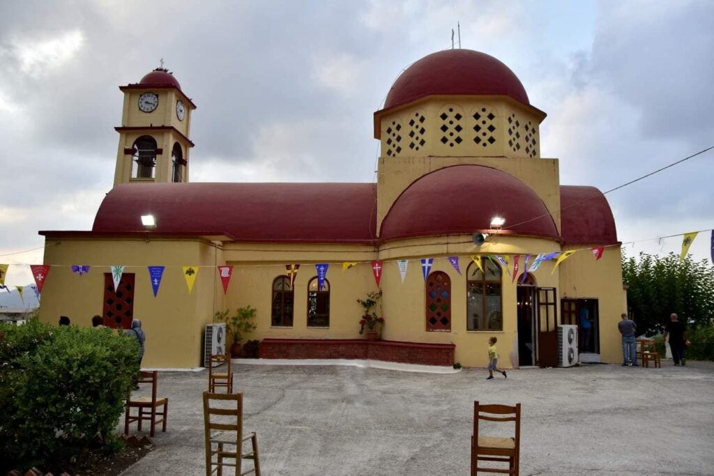 Φωτογραφικά στιγμιότυπα από τον πανηγυρικό Εσπερινό στο Βαρύπετρο Κυδωνίας