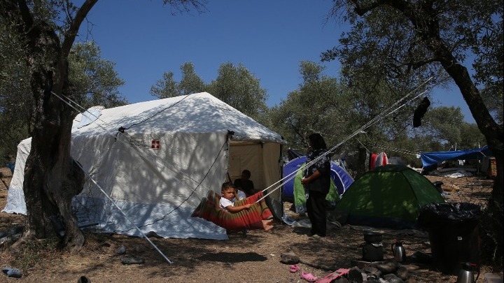Η ΕΕ συνδράμει την Ελλάδα στη διαχείριση του μεταναστευτικού στη Λέσβο