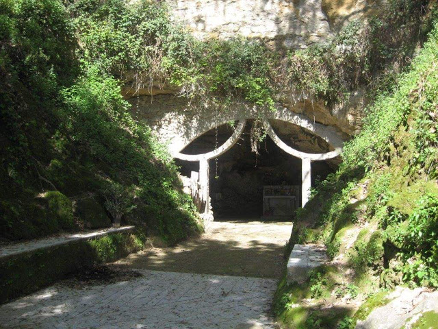 Η σπηλιά του εορτάζοντα Οσίου Ηλία του Σπηλαιώτου