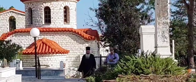 Ο Μητροπολίτης Κεφαλληνίας αποτιμά τις ζημιές στο Κοιμητήριο Ληξουρίου