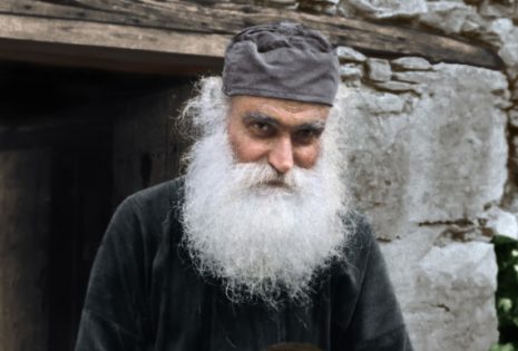 «Το δαιμονικό, πώς να σας πω, προξενεί έτσι λιγάκι κρύο πράγμα»