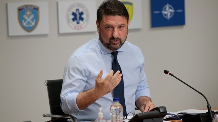 Άμεση ΚΥΑ για τη μάσκα και τα κυλικεία στα σχολεία