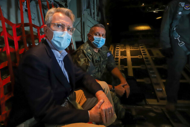 Ο Αρχηγός ΓΕΕΘΑ και ο Πρέσβης των ΗΠΑ μαζί στους αιθέρες