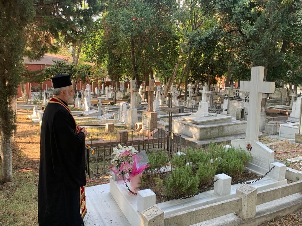 Ο Αρχιεπίσκοπος Αμερικής στον τάφο του πατέρα του