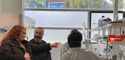 $100.000 από την Αρχιεπισκοπή στις έρευνες για το εμβόλιο