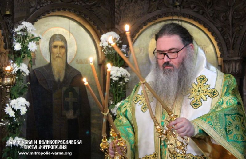 Варненският и Великопреславски митрополит Йоан отбелязва деня на своя небесен покровител – преподобни Йоан Рилски Чудотворец