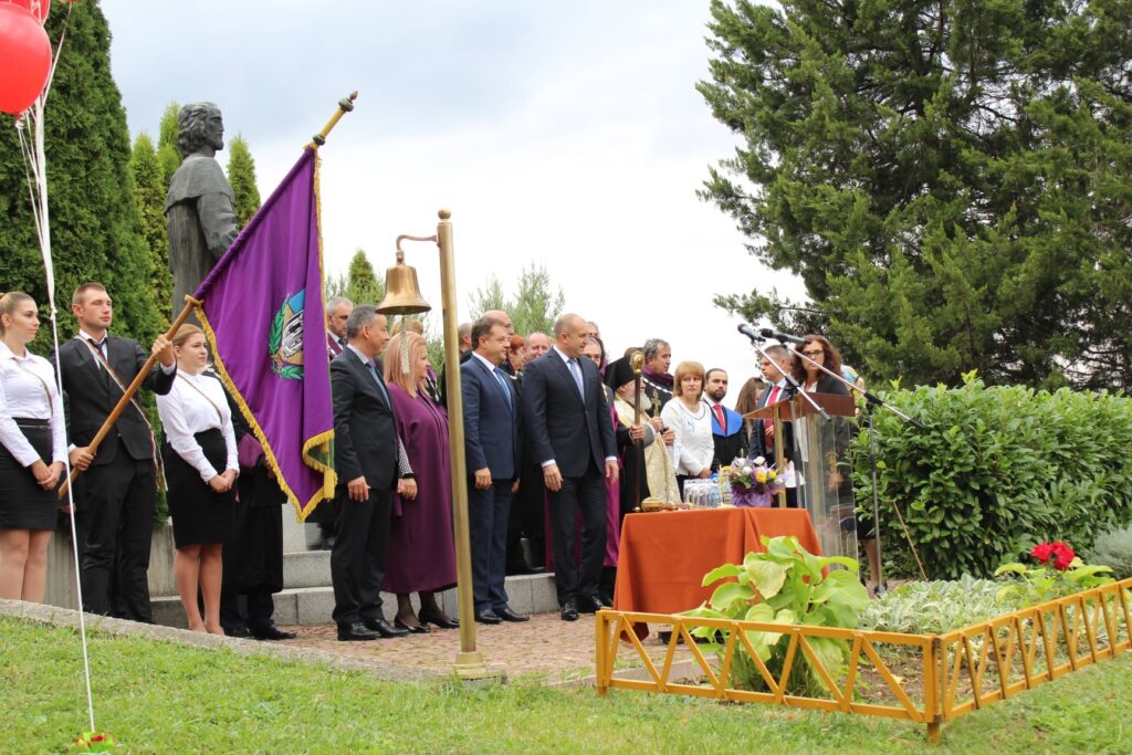 За първи път академичната година във Великотърновския университет започна със св. Литургия