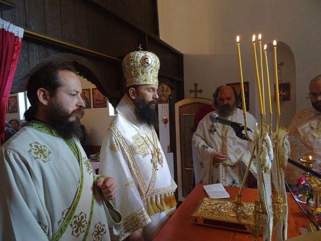 Архијерејска Литургија у Сипу
