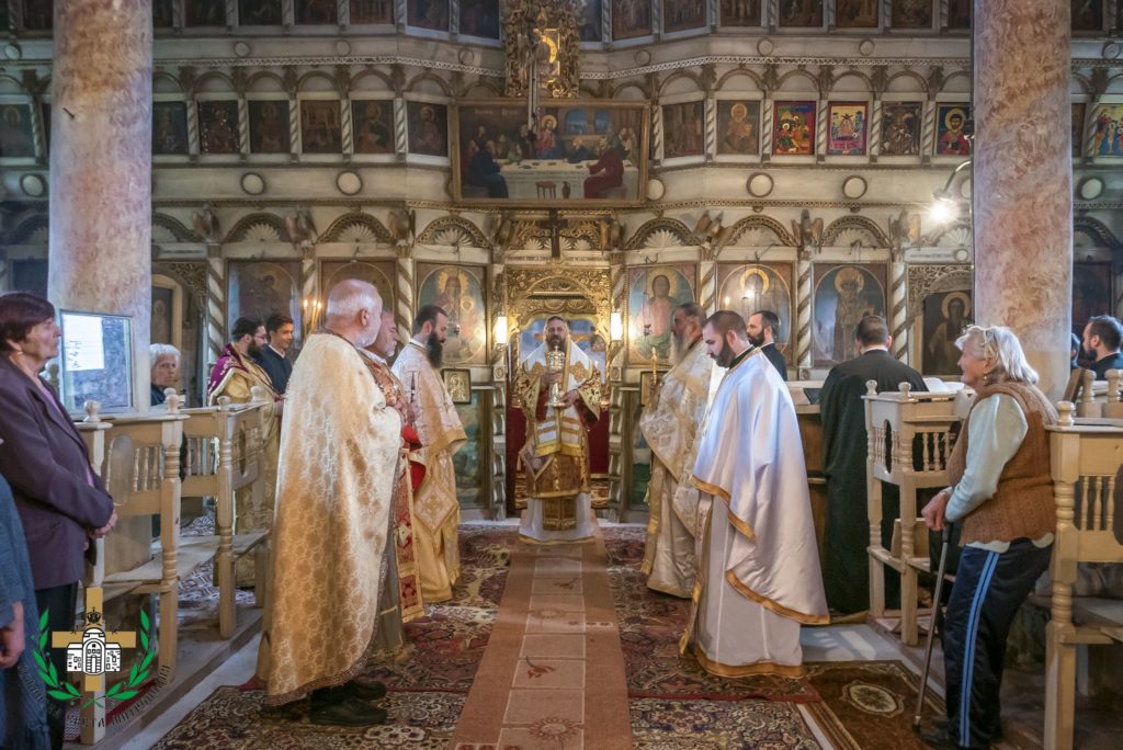 В храм „Рождество Богородично“ в гр. Кочериново бе отслужена архиерейска св. Литургия