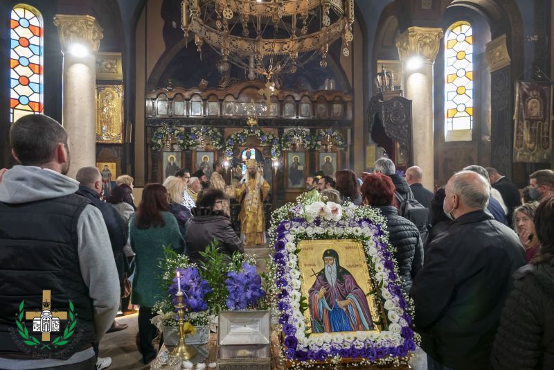 Храм „Св. Йоан Рилски“ в гр. Перник отбеляза своята 100 годишнина с архиерейска служба