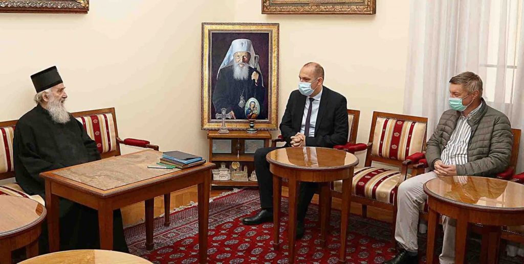 Његова Светост Патријарх Иринеј и министар Лончар позвали грађане да поштују епидемиолошке мере и током крсних слава