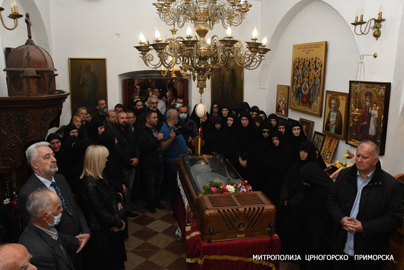 Заупокојена архијерејска литургија у Цетињском манастиру поводом упокојења Митрополита Амфилохија: Свједок васкрсења