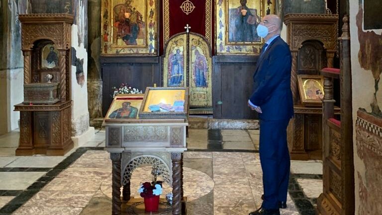 Στο μοναστήρι της Γκρατσάνιτσα ο Ν. Δένδιας