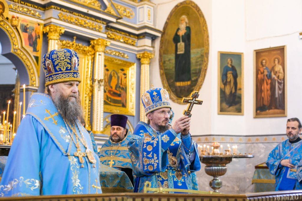 Митрополит Вениамин встретился с участницами республиканского женского форума