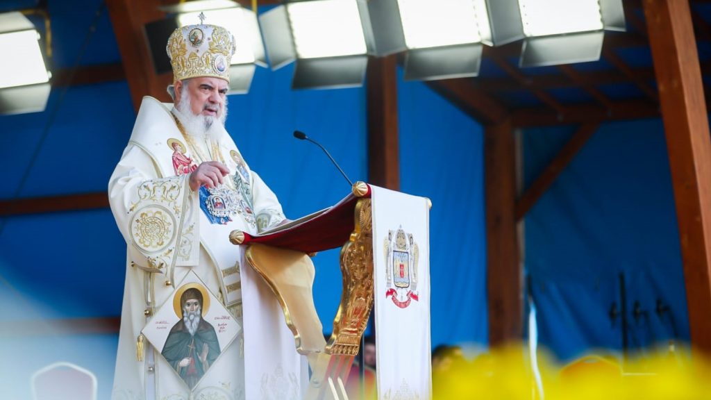Patriarhul, de Sf. Dimitrie: Dumnezeu lucrează delicat prin sfinții săi, dar „nu se lasă batjocorit”!