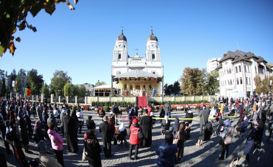 IPS Teofan încheie Sărbătoarea Sf. Parascheva cu un mesaj de binecuvântare: Dumnezeu să răsplătească tuturor!