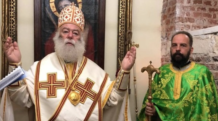 البابا ثيودروس يترأس قداس مرقص الإنجيلى فى دير مار جرجس (صور)