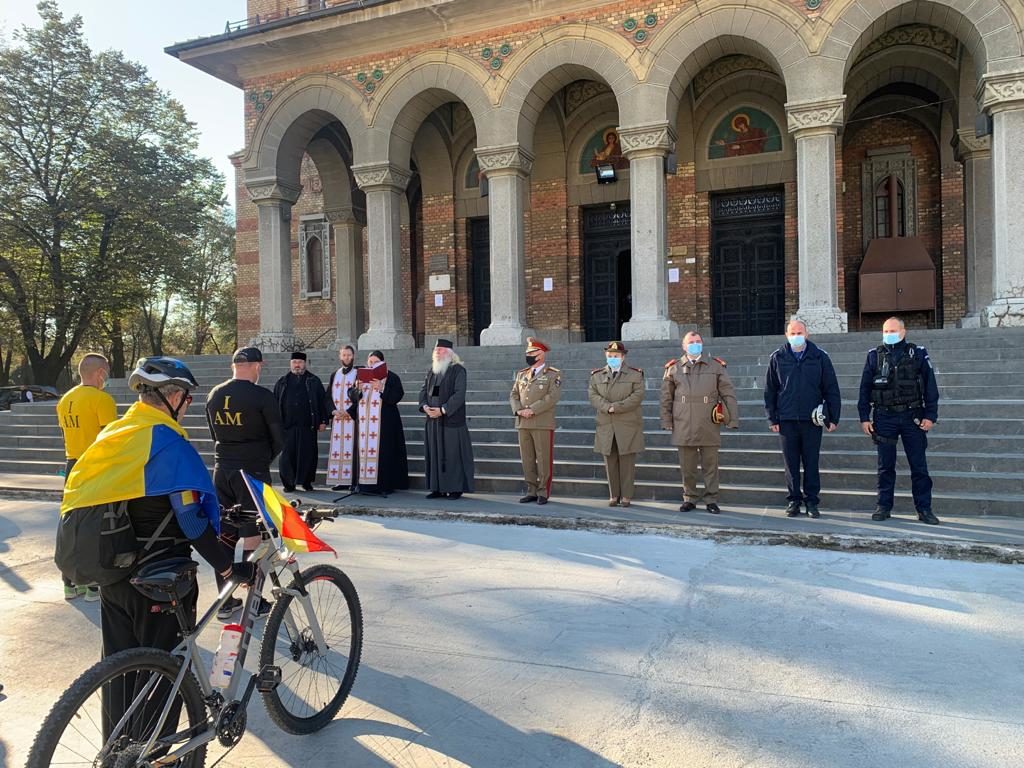 Mitropolitul Ioan a binecuvântat „Ştafeta Veteranilor”. Tricolorul va ajunge de Ziua Armatei la Carei