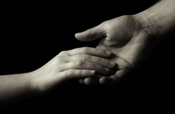 Όταν μπορούμε να αφυπνίσουμε τον άνθρωπο που κοιμάται με χάδι…