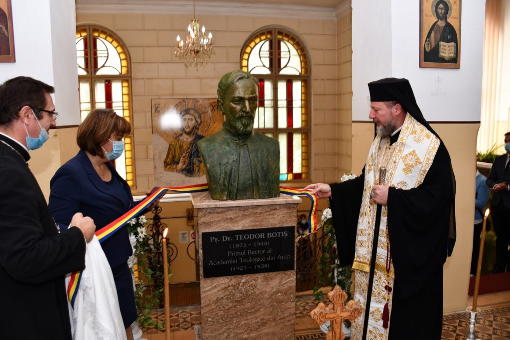 A fost dezvelit bustul primului rector al Academiei Teologice din Arad
