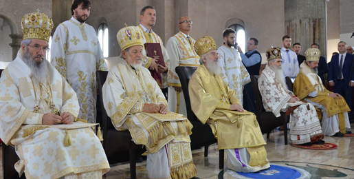 Патријарх Иринеј служи свету Литургију и полугодишњи парастос владики Милутину у ваљевском Саборном храму