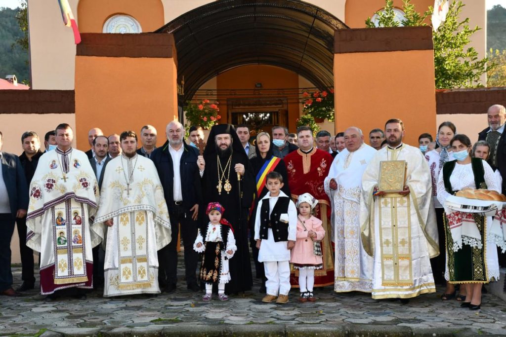 Binecuvântare arhierească la Parohia Rusca din Caraș-Severin
