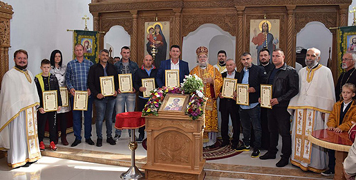 Владика сремски Василије освештао храм у Огару