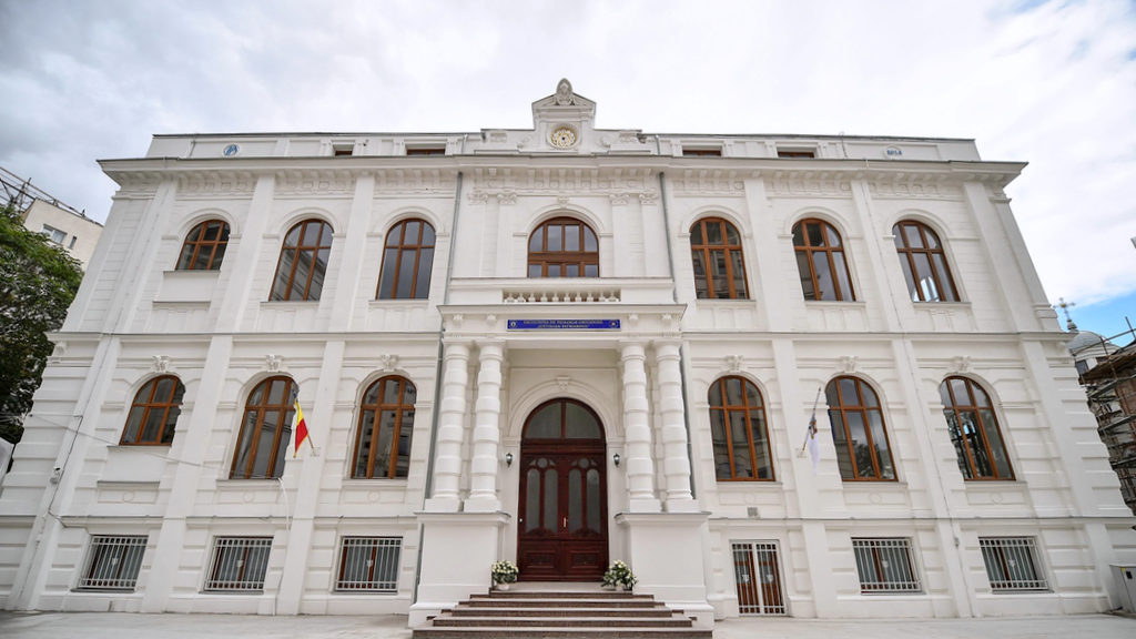 Demisolul Facultăţii de Teologie Ortodoxă din Bucureşti va fi reabilitat şi modernizat