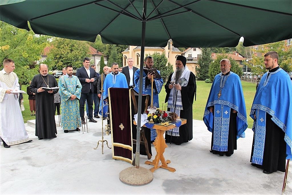 Епископ Фотије освештао темељ Парохијског дома у Лопарама