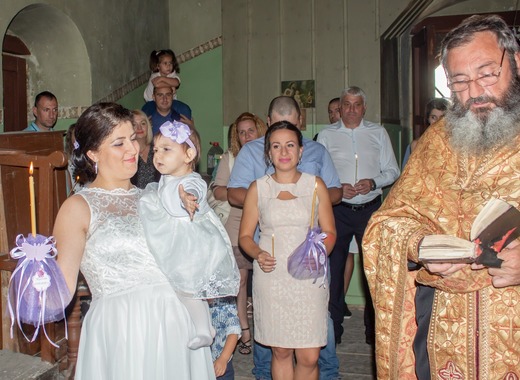 Дарители спасиха от разруха храма в с. Мийковци