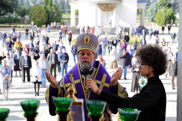 The Feast of the Exaltation of the Holy Cross celebrated at the Metropolitan Cathedral in Chisinau