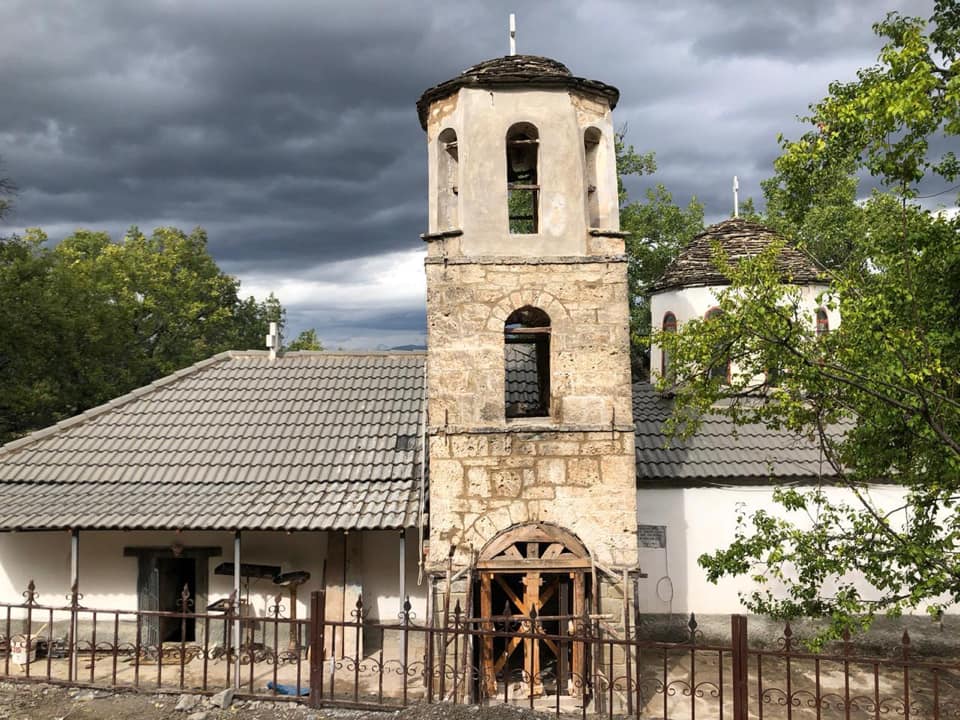 Shpëtohet këmbanorja e kishës së Shën Kollit në Vodicë/ Daton nga shekulli i 18-të