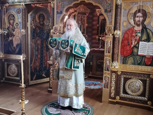 В день преставления преподобного Сергия Радонежского Предстоятель Русской Церкви совершил Литургию в Александро-Невском скиту