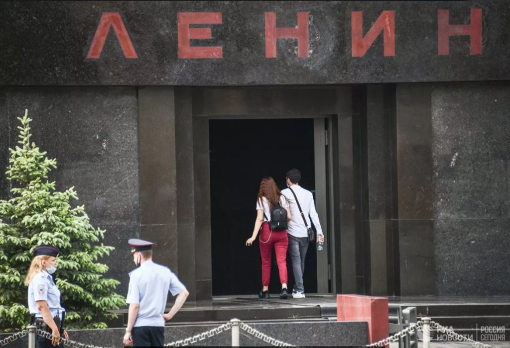 Θέμα ταφής του σώματος του Λένιν ανοίγει η ρωσική εκκλησία