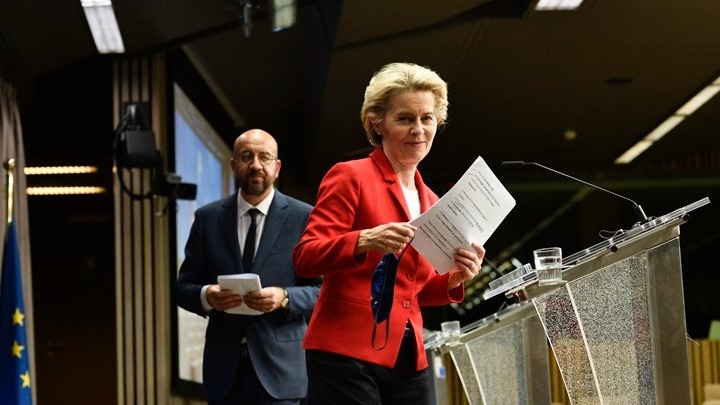 Εννιά ώρες διαπραγματεύσεων και αλληλεγγύη σε Ελλάδα