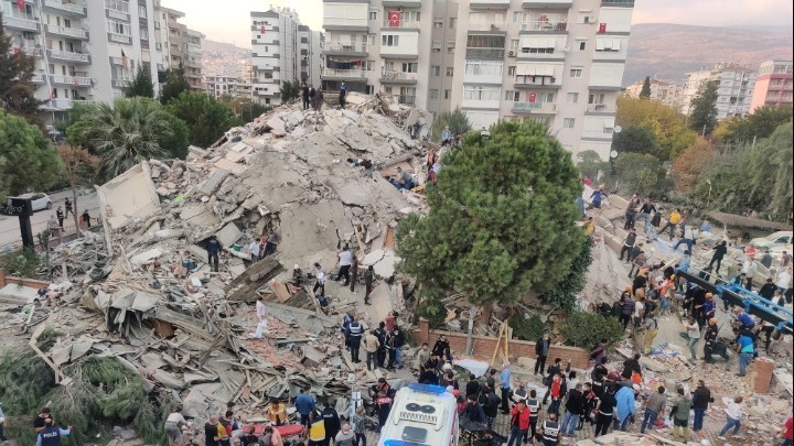Τουρκία: Τουλάχιστον 12 νεκροί από τον σεισμό και 607 τραυματίες
