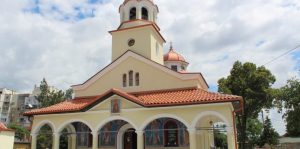 Ценни мощи бяха посрещнати в столичния храм „Света Петка“