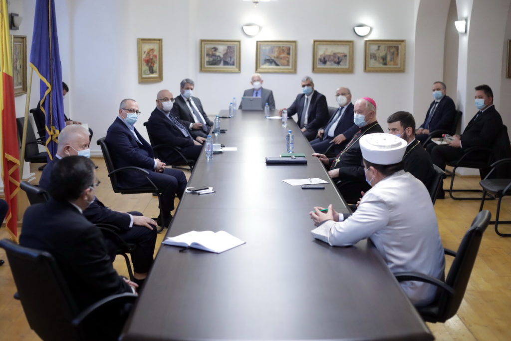 Consultări la Palatul Victoria: Cultele şi autorităţile statului au discutat despre cum vor fi organizate slujbele în perioada următoare