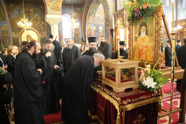 Απάντηση Μητρ. Ναυπάκτου για κορωνοϊό στην ανακομιδή λειψάνων του Αγ. Καλλινίκου: «Δεν πάθαμε ούτε ίωση»