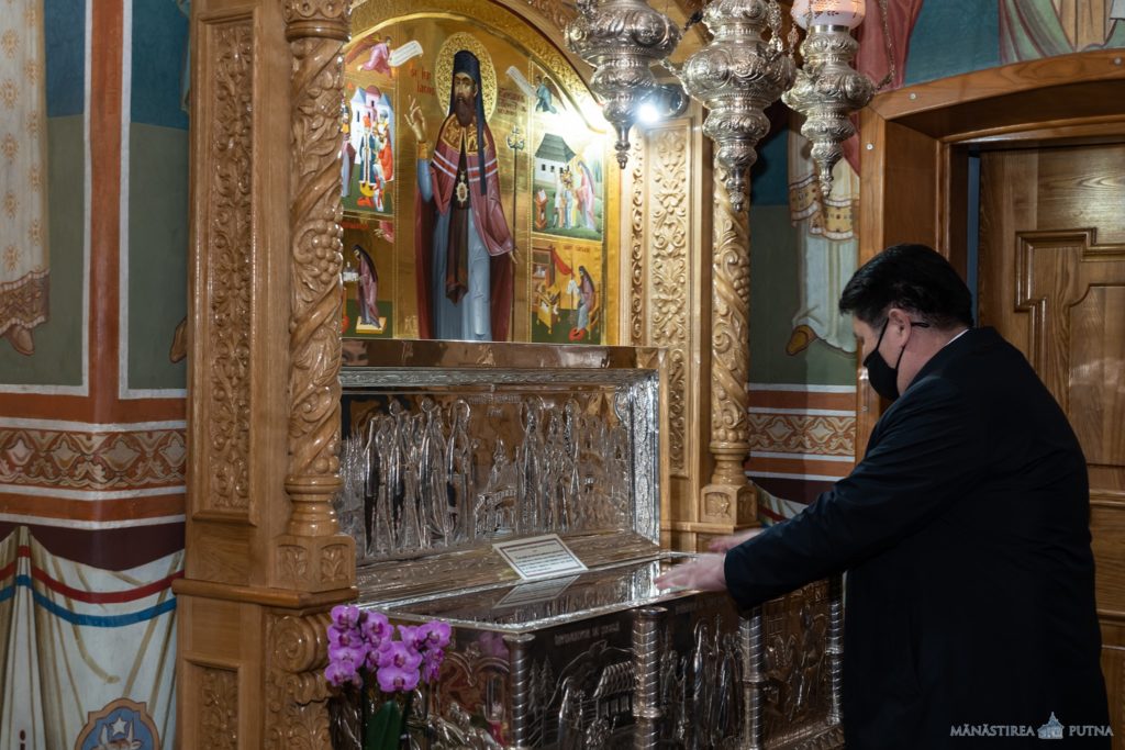Ambasadorul Kazahstanului consideră Mănăstirea Putna un loc primitor și odihnitor de suflet