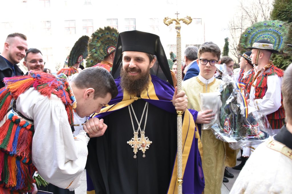 Faceți-L pe Domnul prietenul vostru, îi îndeamnă Episcopul vicar Benedict pe studenți