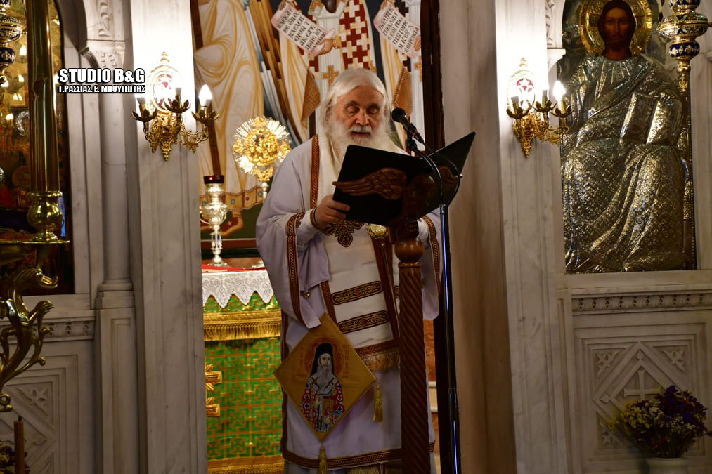 Αρχιερατική Θεία Λειτουργία στον άδειο Ναό Ευαγγελιστρίας Ναυπλίου