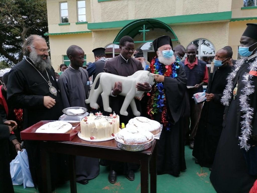الاحتفال بالبابا ثيودروس الثاني في غرب كينيا.