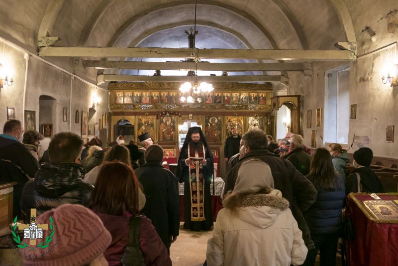Празничен водосвет в старинния столичен храм „Св. Мина“, кв. Слатина