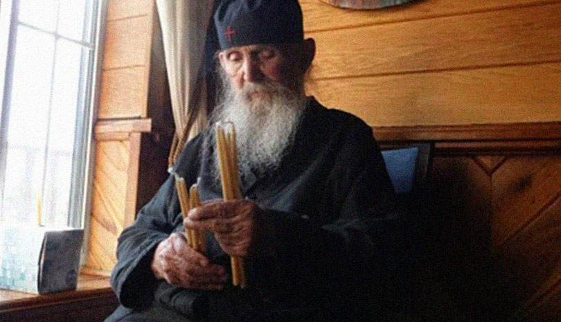 Γέροντας Εφραίμ ο Φιλοθεΐτης: «Σαν βασιλιάς με βασιλική πορφύρα»