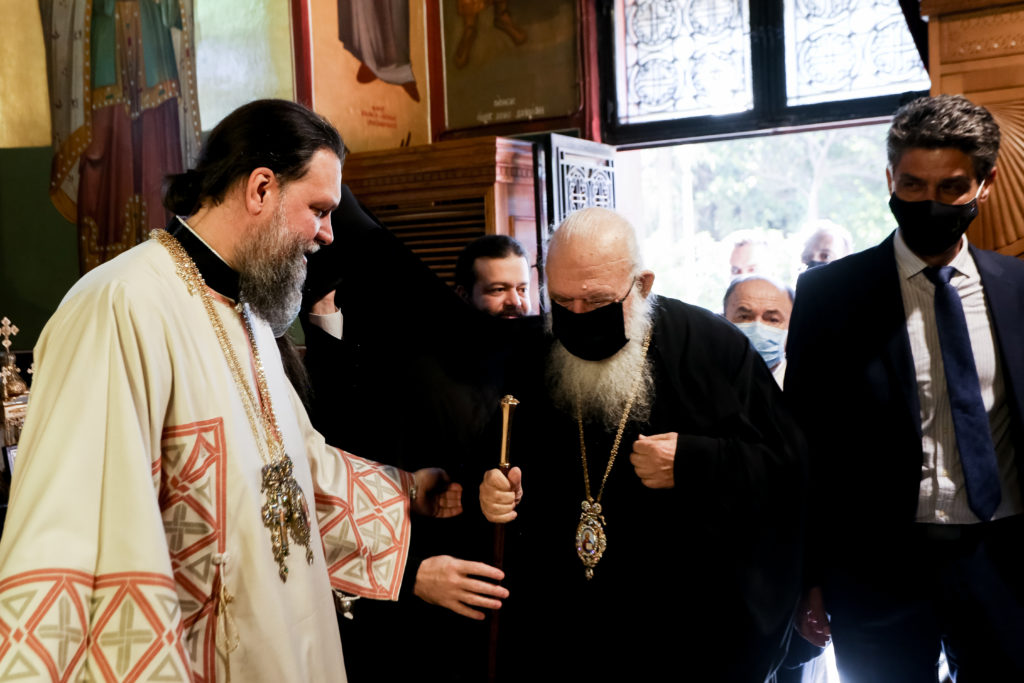 Θεία Λειτουργία για την εορτή των Αγίων Αναργύρων στη Ν. Ιωνία