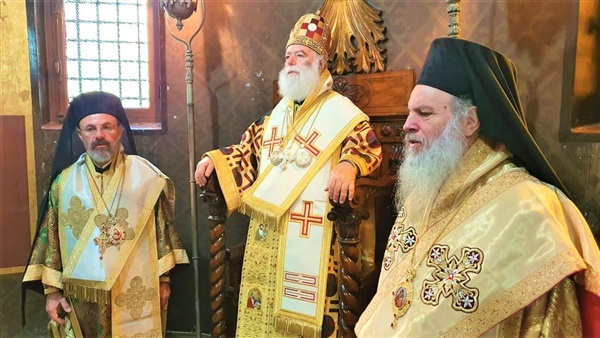 البابا ثيودروس يزور كنيسة الإبراهيمية ويعرب عن سعادته بها